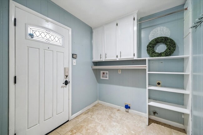 Building Photo - 1711 Chestnut Ridge Rd