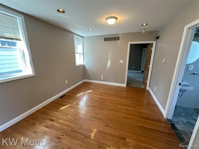 Building Photo - 1318 S Campbell Rd