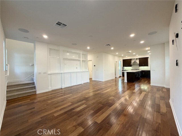 Building Photo - 136 Acamar