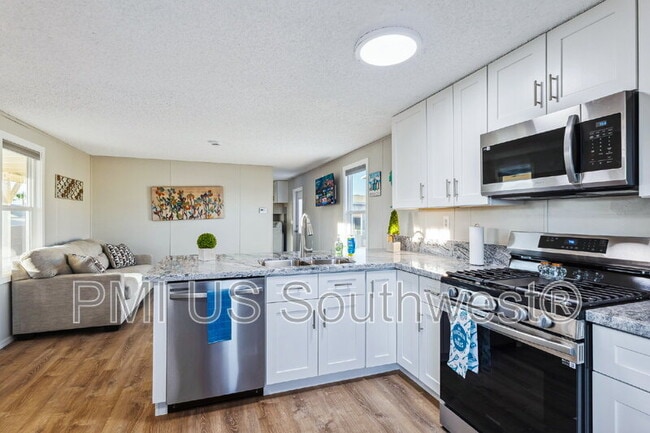 Building Photo - 437 Riverfront Dr