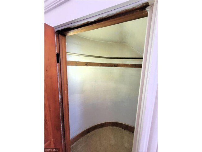 Building Photo - 210 N Fremont St