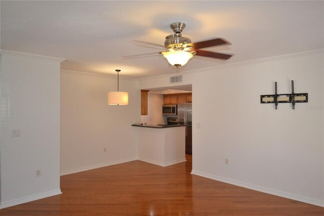 Building Photo - 718 Lyndhurst St