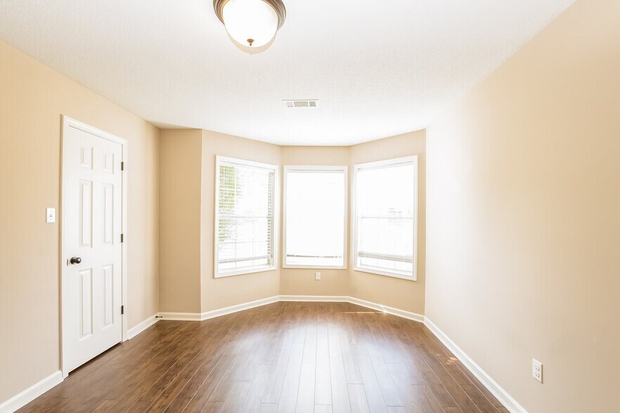 Building Photo - 6688 Millgrove Park Dr