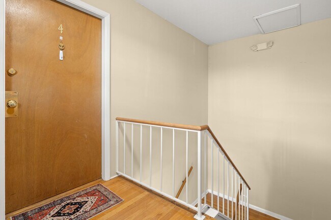 Building Photo - 15 Wildwood Ave