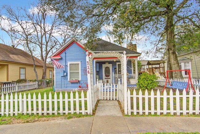 Primary Photo - 314 W Sidnor St