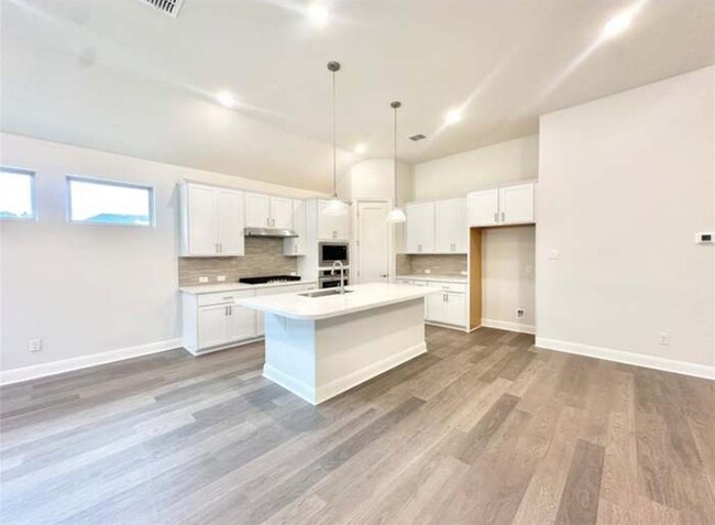 Building Photo - 528 Tubman Dr