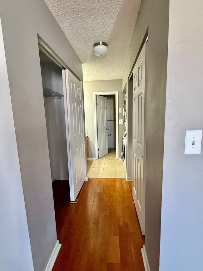 Building Photo - 2BD/2BA Condo in Greenbrier Neighborhood of Chesapeake - Backs up to Golf Course, Walking Trails!