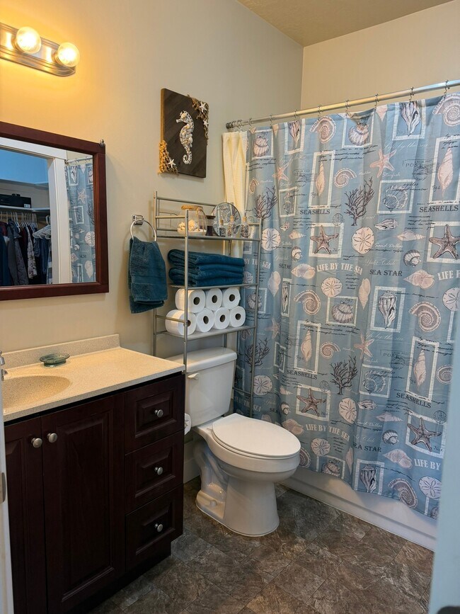 Building Photo - 927 Domain Ln