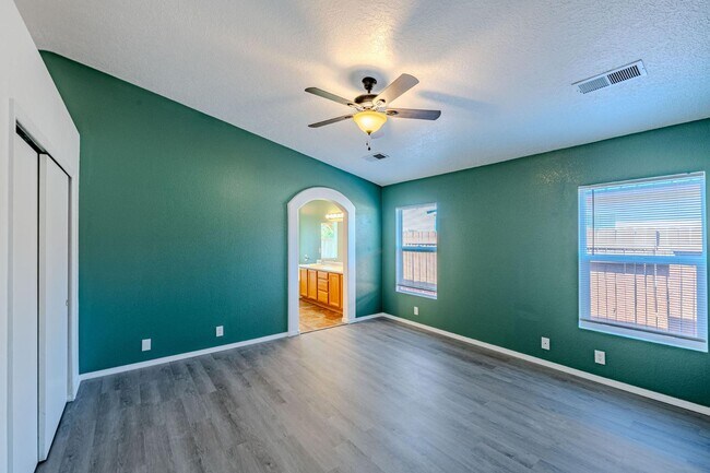Building Photo - 4720 Shepherd Ct NE