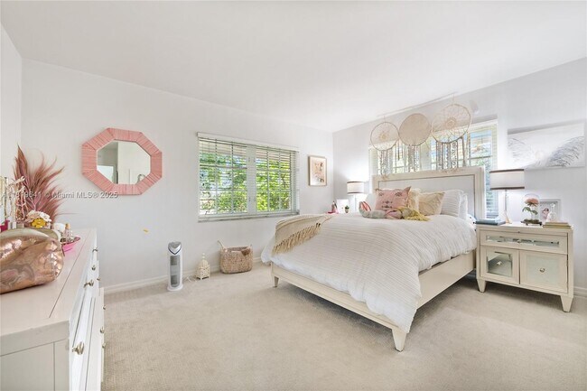 Building Photo - 610 Marquesa Dr