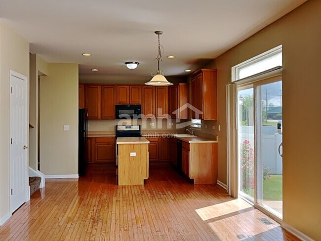 Building Photo - 16438 Fairfield Dr