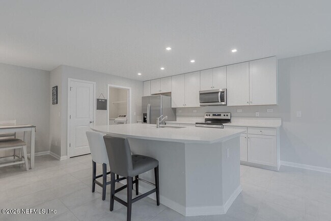 Building Photo - 4948 Big Pine Dr