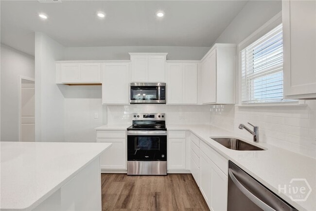 Building Photo - 420 Monterey Lp