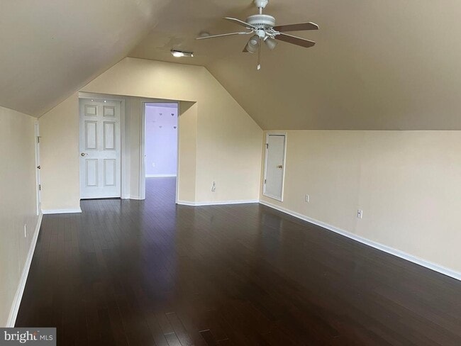 Building Photo - 26034 Ashcroft Dr