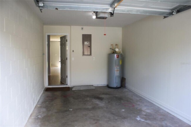 Building Photo - 669 Cresting Oak Cir