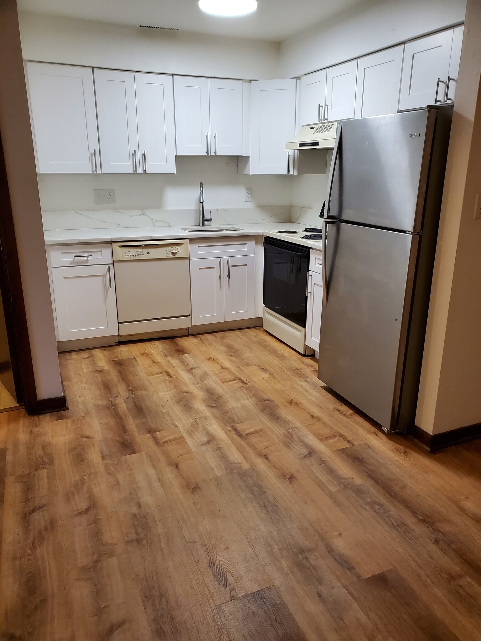 Building Photo - 71 Aiken St