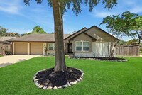 Building Photo - 14002 Myrtlea Dr