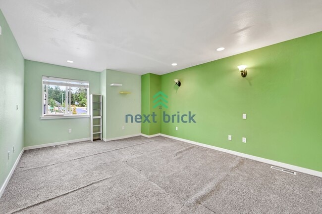 Building Photo - 3 BED & 2.5 BATH  FOR RENT