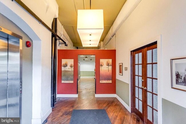 Building Photo - 200 Lincoln Ave