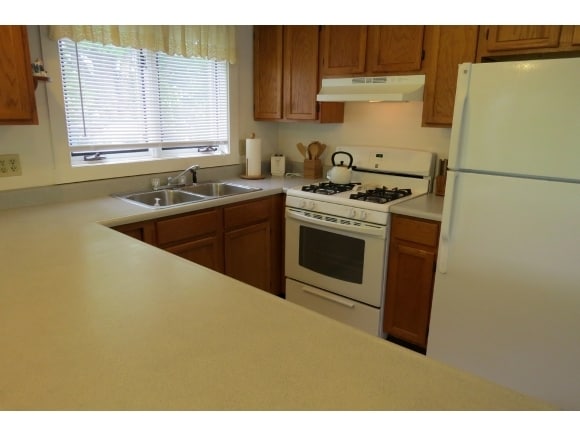 Kitchen - 62 20 Mile Stream Rd
