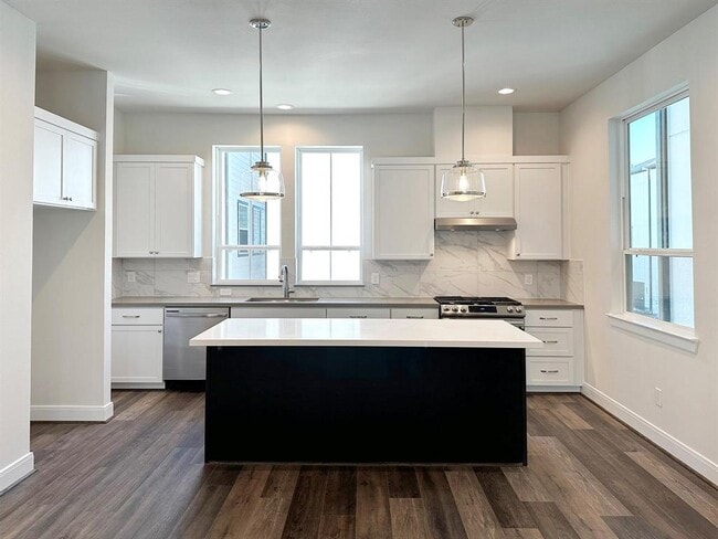 Building Photo - 2716G Grand Fountains Dr
