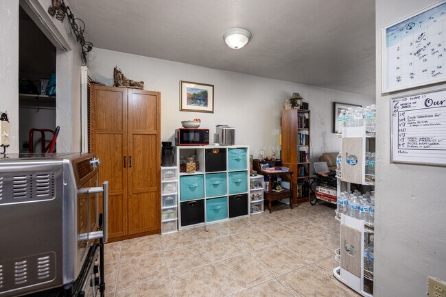 Building Photo - 2321 SW 31st Pl