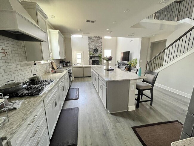 Building Photo - 6004 Tivoli Trail