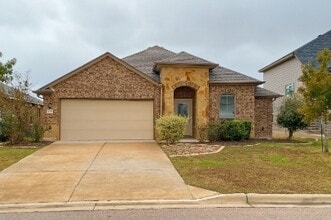 Building Photo - 263 Bainbridge Rd