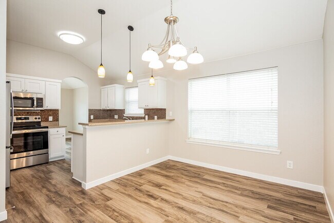 Building Photo - 105 Cherokee Dr