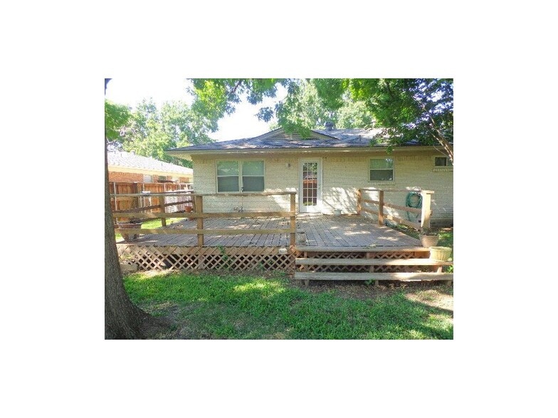 Building Photo - 10454 Lanshire Dr