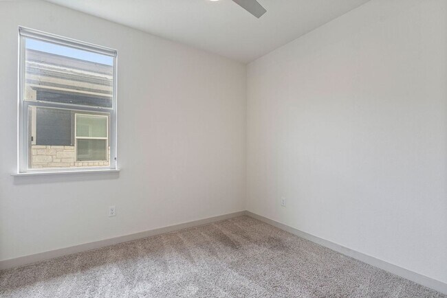 Building Photo - Beautiful 4 bedroom, 2 bathroom home in Pioneer Hill!!!