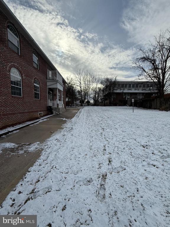 Building Photo - 3003 Preston Ave