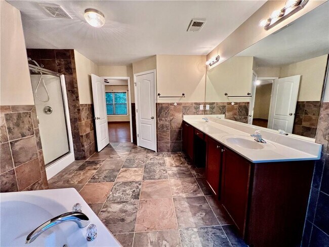 Building Photo - 2066 Peach Shoals Cir