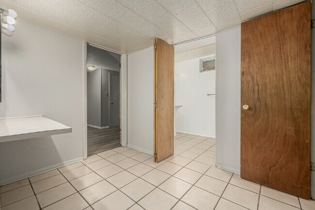 Building Photo - Great 3 Bed 3 Bath Hilltop Home for rent.