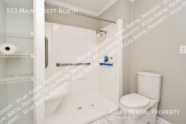 Building Photo - 513 Main St N