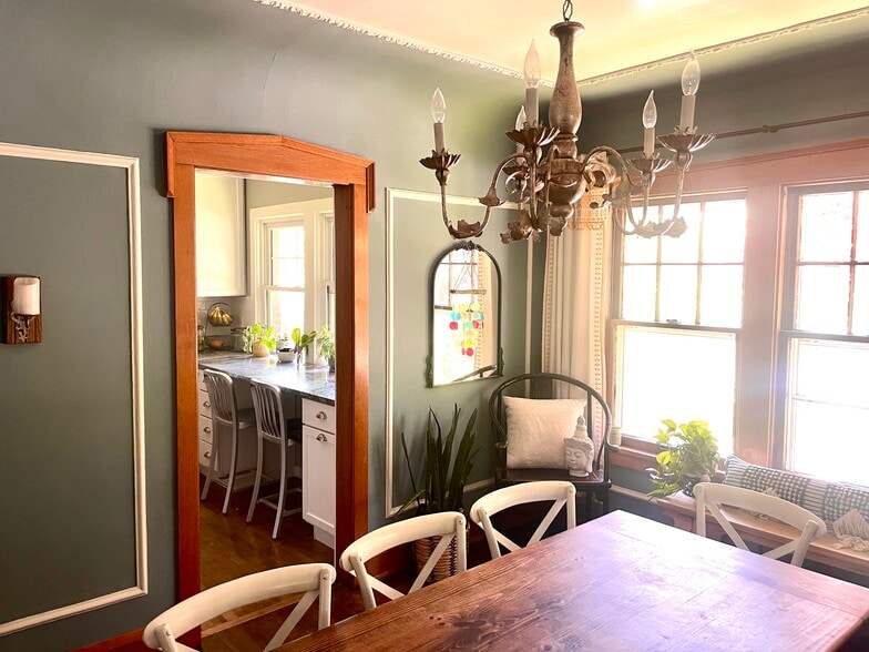 dining room - 3568 N Cramer St