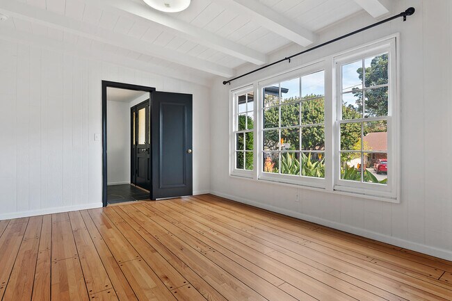Building Photo - 2731 Anchor Ave