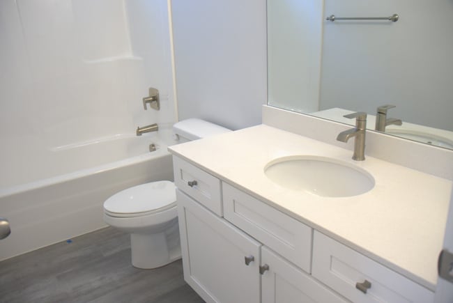 Building Photo - Spacious 4-Bedroom Townhome in Saratoga Springs - Modern Living & Prime Location
