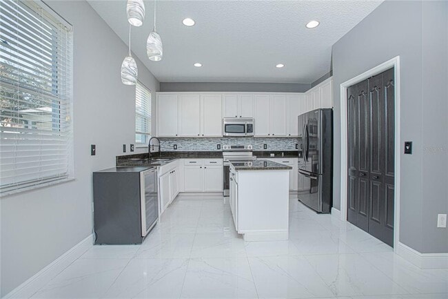 Building Photo - 13141 Moss Park Ridge Dr