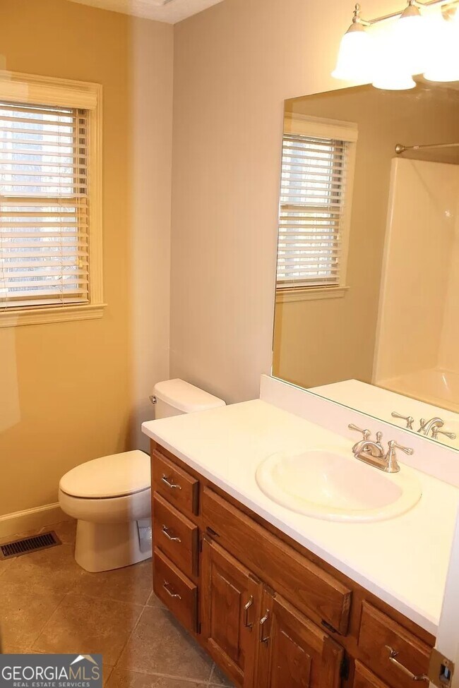 Building Photo - 5745 Hendrix Rd