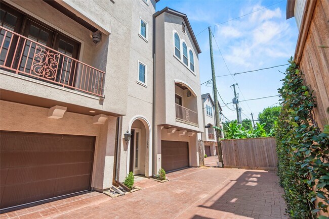 Building Photo - 1537 Haddon St