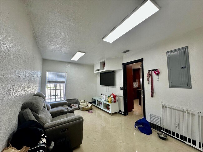 Building Photo - 9481 SW 10th St
