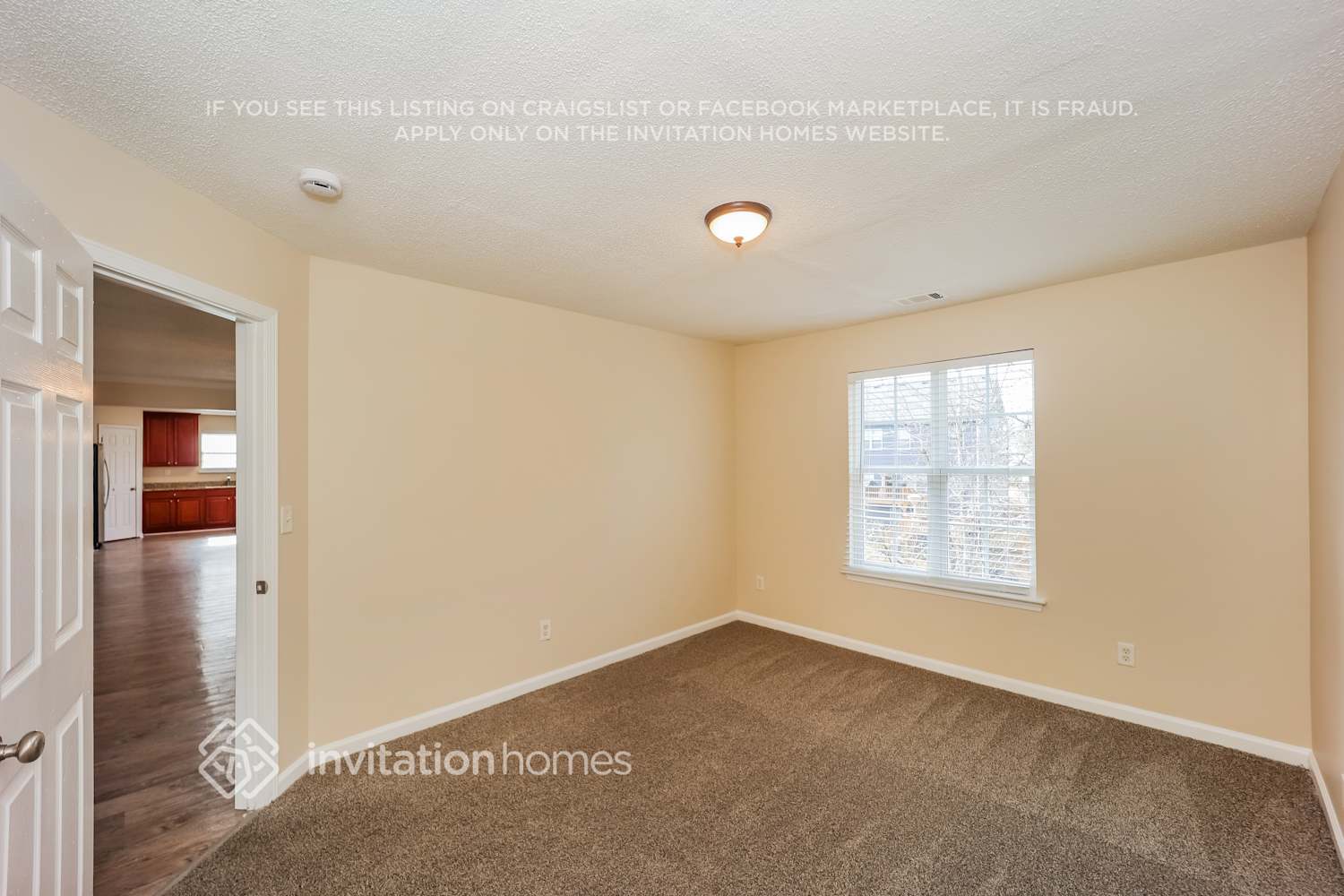 Building Photo - 471 Charles Towne Ave