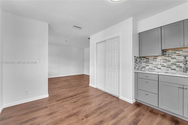 Building Photo - 3750 SW 59th Ave