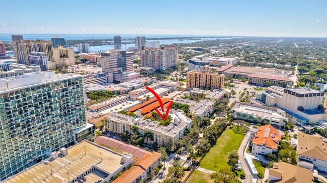 Building Photo - 780 S Sapodilla Ave