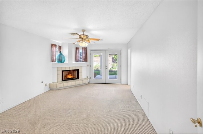 Building Photo - 935 Derringer Ln