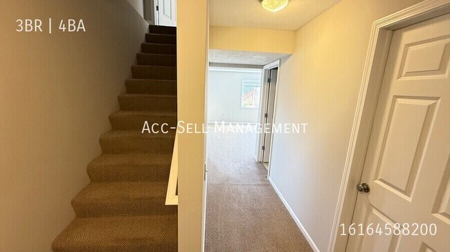 Building Photo - 2125 Orchard Ridge Dr NW