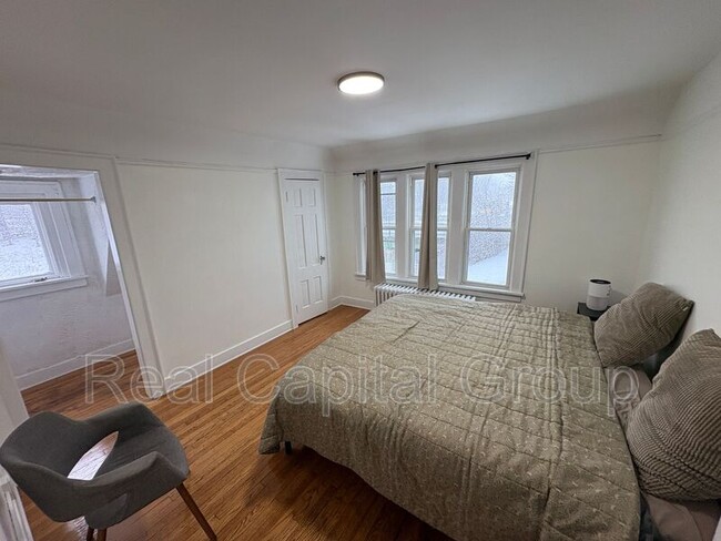 Building Photo - 873 Western Ave