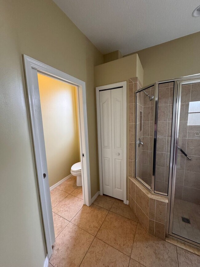 Building Photo - Luxury Living in SummerGlen – Updated 3-Be...