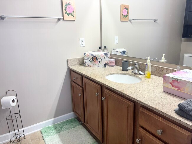 Building Photo - 3792 Alexandria Ave